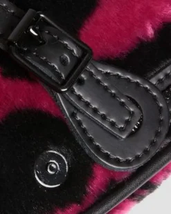 Bolso bandolera de 18 cm de Hair-On con estampado de vaca in Thrift Pink