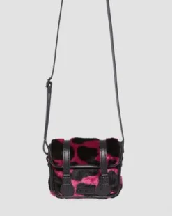 Bolso bandolera de 18 cm de Hair-On con estampado de vaca in Thrift Pink