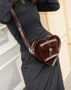Bolso Corazón vegano in Rojo Cereza