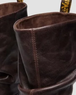 BOTAS ALTAS KASEY DE PIEL CON TACÓN in Marrón Oscuro
