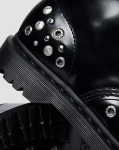 BOTAS 1460 DE PIEL BUTTERO CON TACHUELAS in Negro