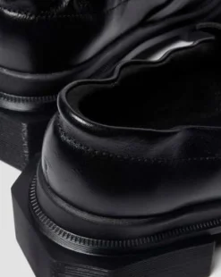 MOCASINES MAYBOLE DE PIEL FRUNCIDA CON PUNTERA CUADRADA in Negro