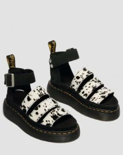 Sandalias Clarissa Quad de piel Hair On in Crema & Negro
