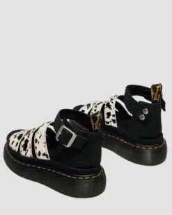 Sandalias Clarissa Quad de piel Hair On in Crema & Negro