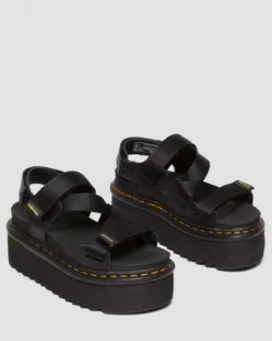 Sandalias Kimber II Logo Webbing in Negro