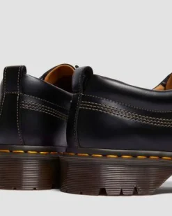Zapatos Lowell Moc Toe de piel in Negro