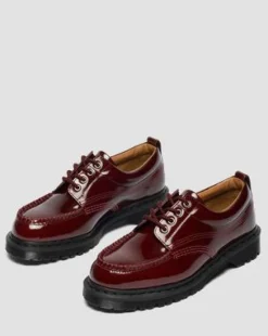 Zapatos Lowell Moc Toe de piel lacada in Rojo Cereza