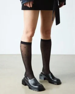 Zuecos Maybole de piel con puntera cuadrada in Negro